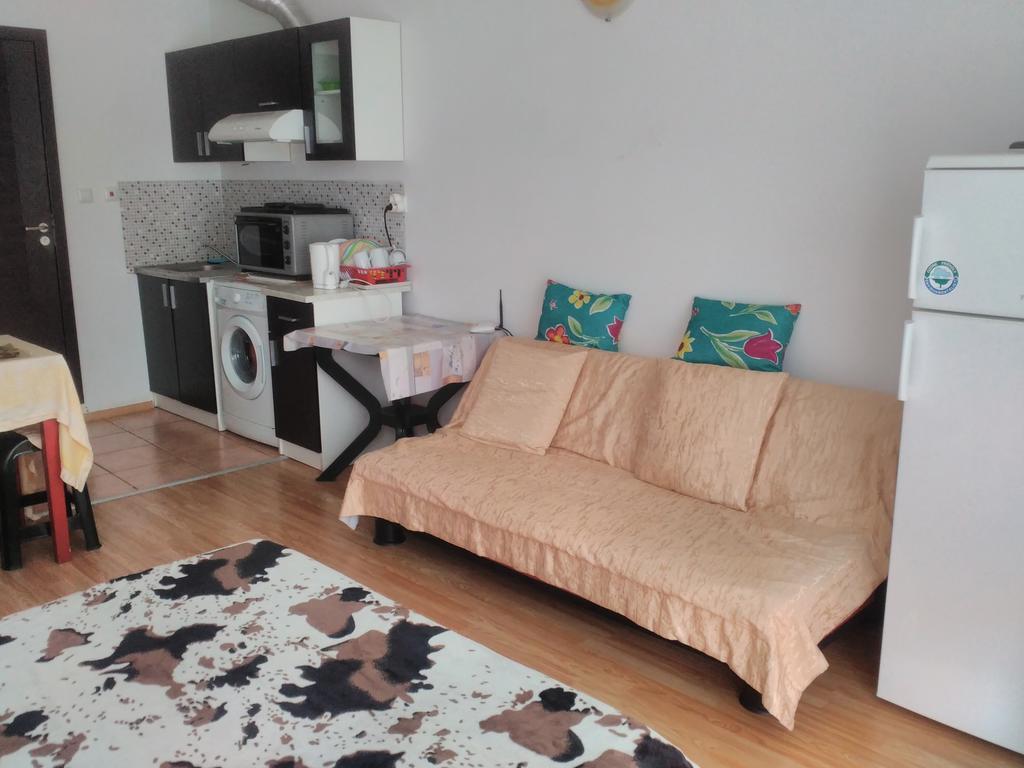 Sea Apartment Burgas Esterno foto