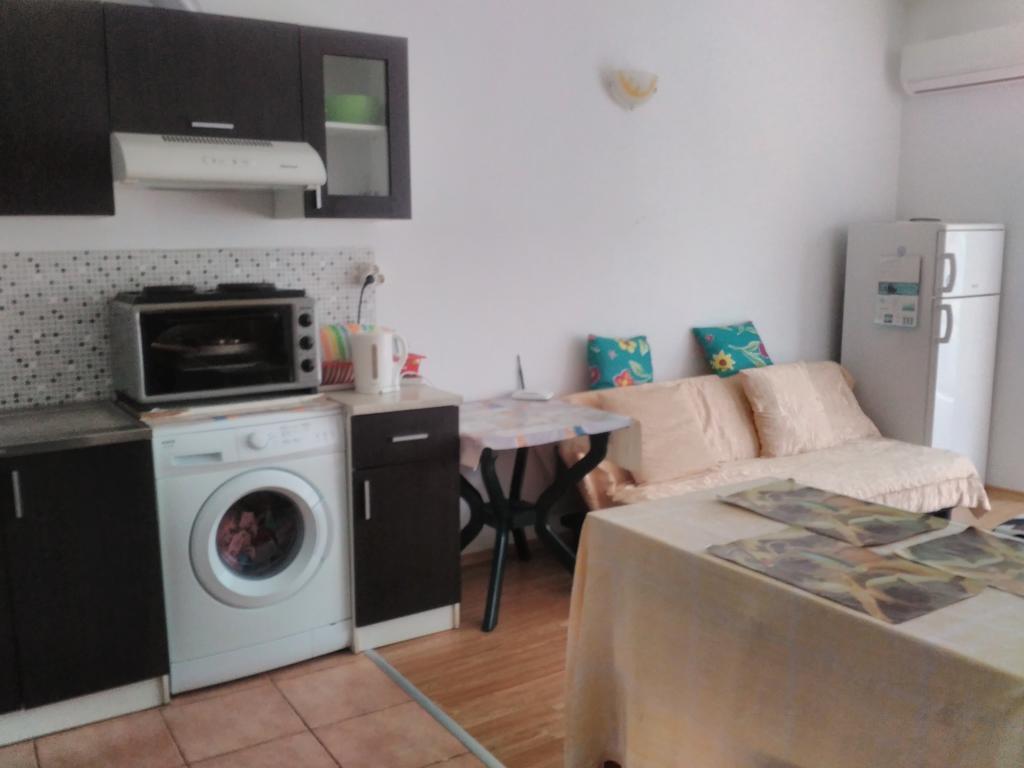 Sea Apartment Burgas Esterno foto