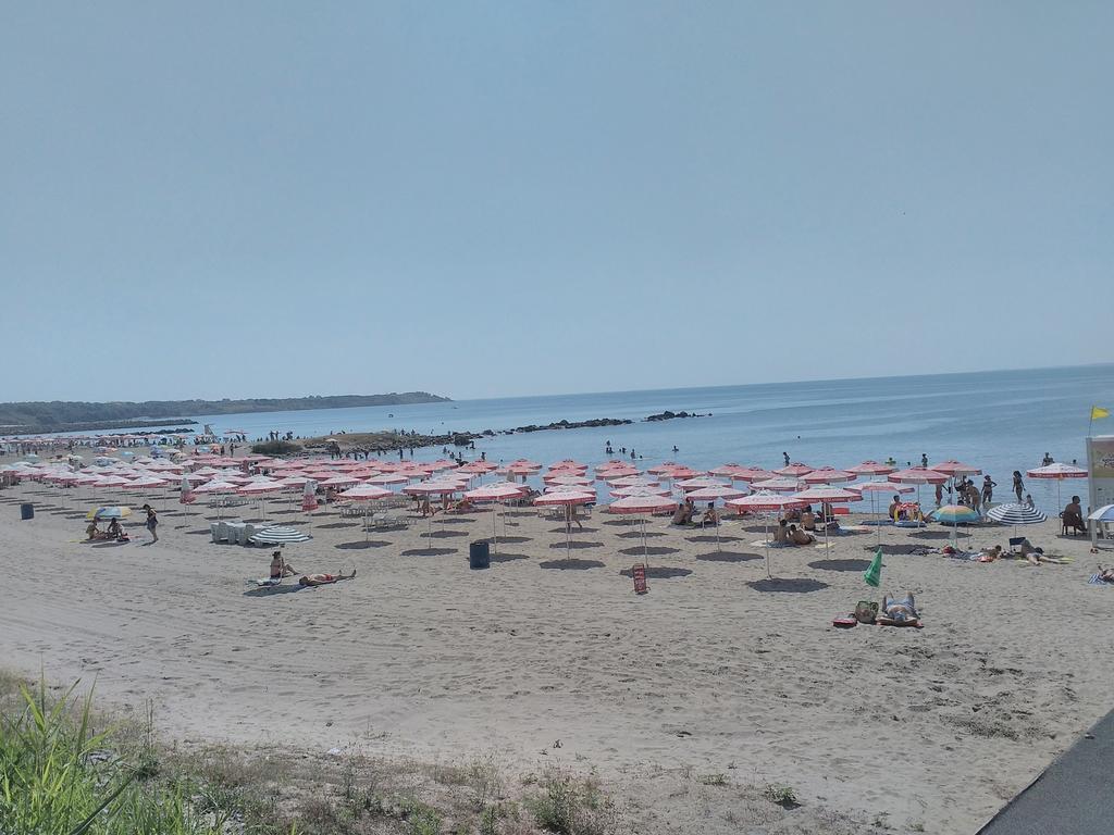 Sea Apartment Burgas Esterno foto